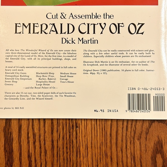 NWT 1980 Emerald City of OZ Cut & Assemble Paper Display Book - Picture 4 of 16
